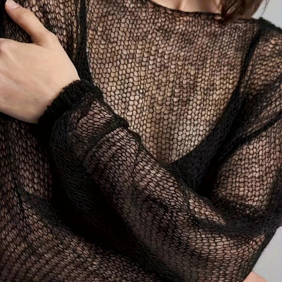 HOST PICK Knitted Long Sleeves Crop Top Black - Picture 3 of 10